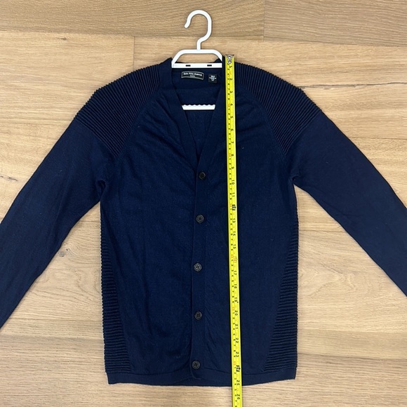 EUC SAKS FIFTH AVENUE LUXURY WOOL-CASHMERE CARDIGAN - Picture 3 of 10